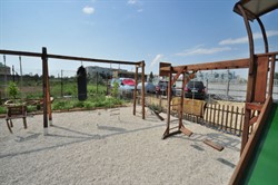 Парковка на территории пансионата Сантурина